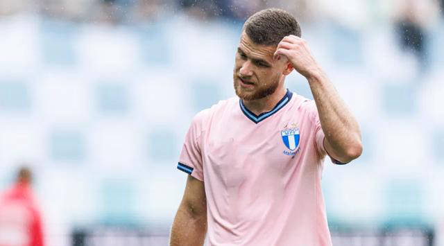 开云体育官方登录入口-刷新纪录引发热议！，科维托娃在尤文图斯比赛中最后时刻胜出比赛高潮迭起(波尔图绝杀尤文)