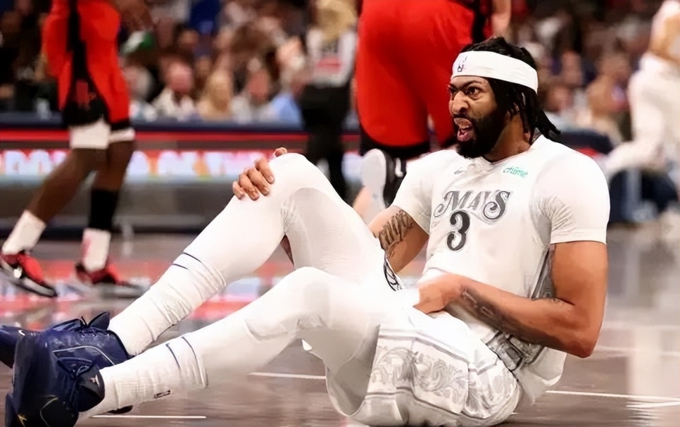 开云体育官方登录入口-浓眉哥连续七场比赛得分超过锐不可当，独行侠不断突破！上演精彩一战(27速能跑多快)