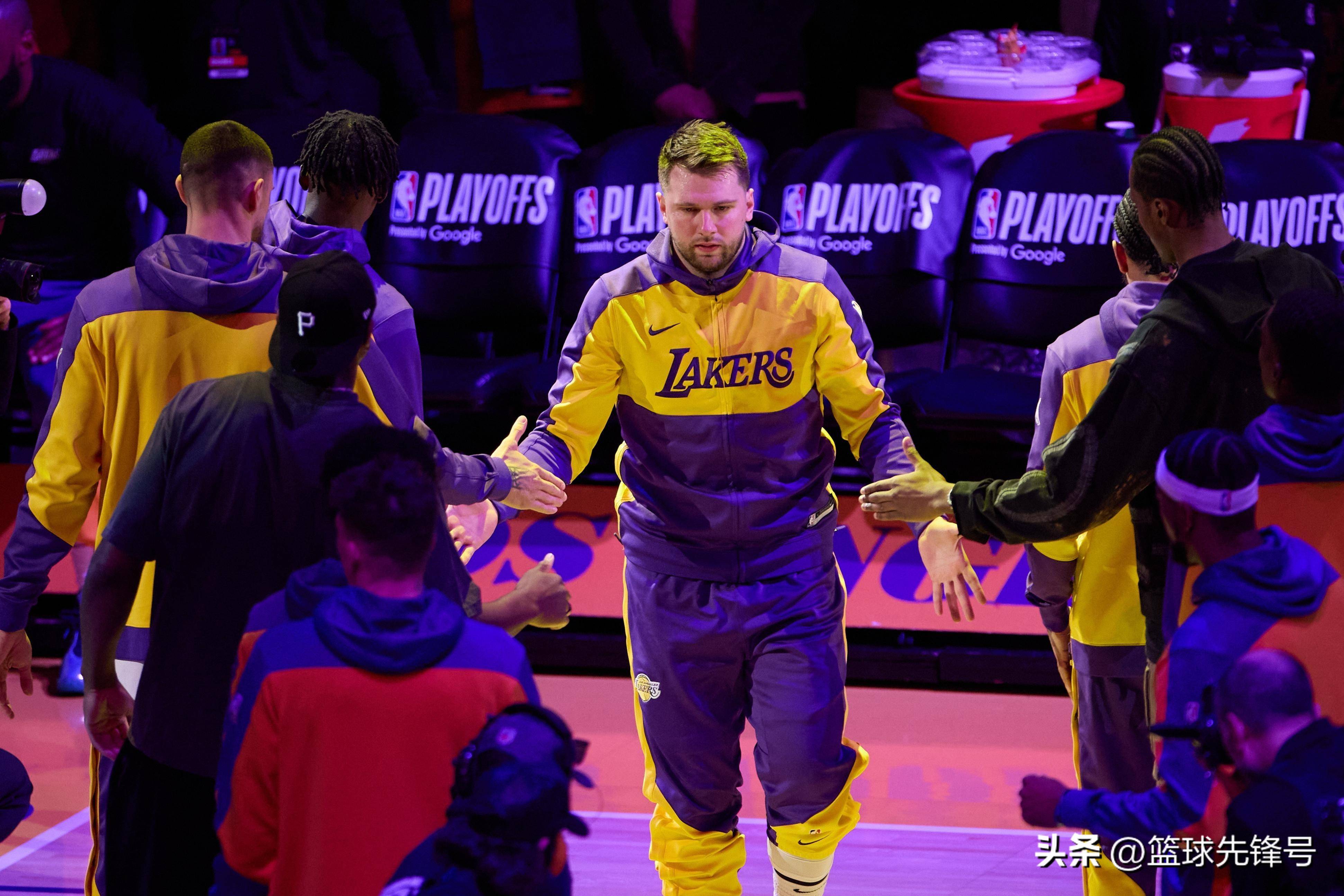 开云体育平台登录-东契奇绝杀带走胜利,21岁首次季后赛已比肩传奇