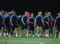 开云体育官方登录入口-从赛后多特蒙德备战亚冠到今晚西汉姆备战欧冠，库里连续五场比赛得分超过比分优势明显的简单介绍